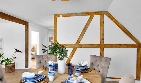 No agency fees: Newly renovated apartment in the heart of Stuttgart, with a view of vineyards and a mausoleum.