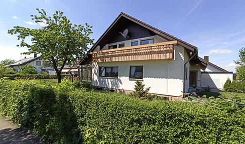 Detached house with granny apartment