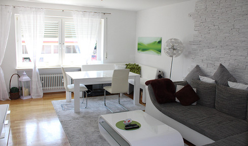 Spacious apartment available – 94 square meters, 4 rooms, garage, storage space, 2 parking spaces, south-facing balcony, geothermal heating.
