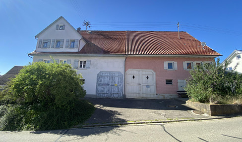 Two farmhouses for the price of one - affordable 7-room farmhouse in Erlaheim