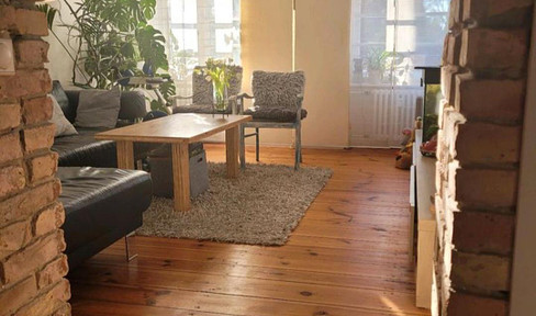 Move in directly or as a retirement provision! Well-maintained old apartment near Tegel S-Bahn station