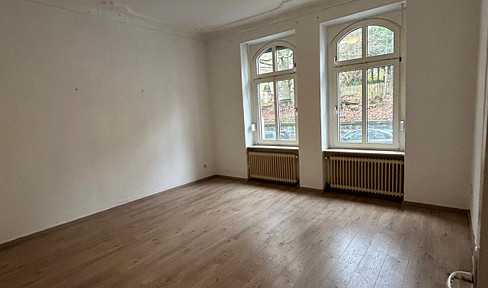 Spacious 3-room apartment in an old building in Wuppertal-Oberbarmen