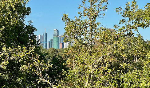 2-room apartment with a view of the racetrack park.