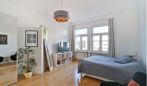 Renovated 3-room apartment near Volkspark in Kreuzberg