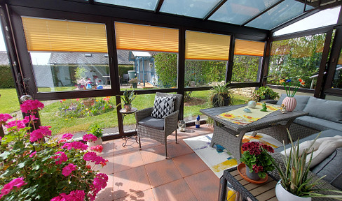 FREE OF PROVISION - Large, charming bungalow with basement - no renovations, just move in!