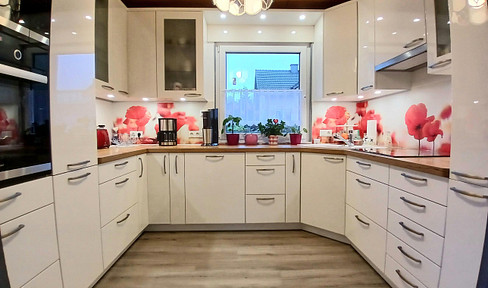 Large, charming bungalow with basement, no renovation backlog - move in and feel at home