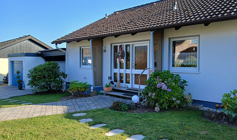 Large, well-kept bungalow with basement