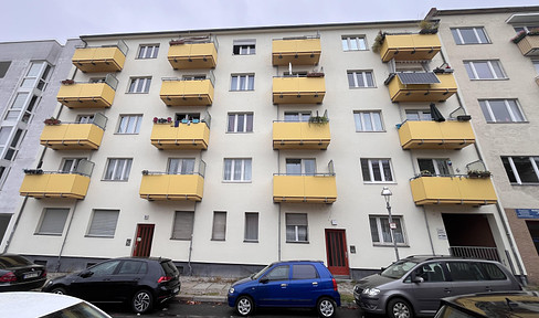 1-room apartment with south-facing balcony at Charlottenburg Palace