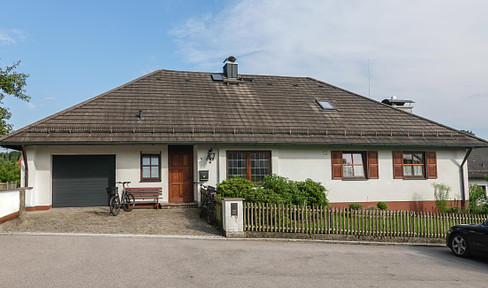 Detached house with granny apartment