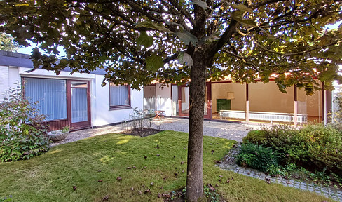 Garden courtyard bungalow in Volksdorf