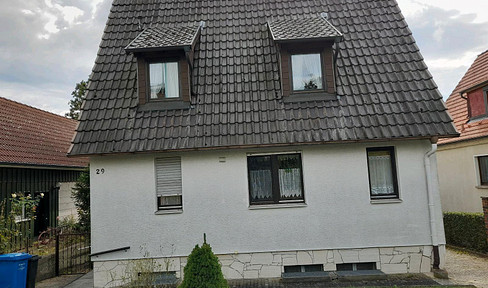 Detached house with granny apartment