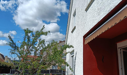 Detached house with sunny garden