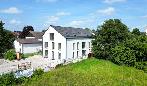 Dachgeschosswohnung 3 Zimmer mit Balkon, 5% Abschreibung möglich