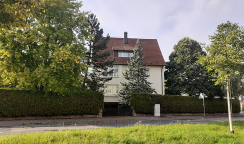 Bright 1-3 family house with large garden in a central location in S-Sillenbuch