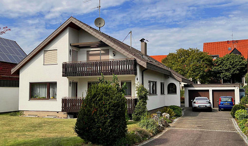 Zweifamilienhaus mit großzügigem Zuschnitt und vielen Möglichkeiten