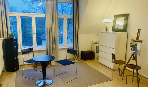 Berlin - Wilmersdorf Kleine Atelierwohnung mit gemeinschaftlichem Dachgarten