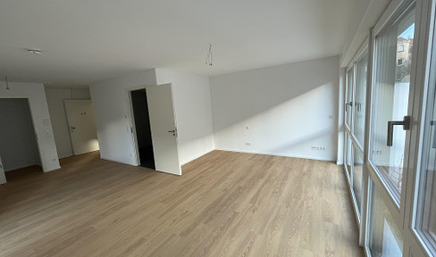 Neubau-Erstbezug * City-Wohnung für Single oder Paar, U-Bahn Nähe und TG-Stellplatz