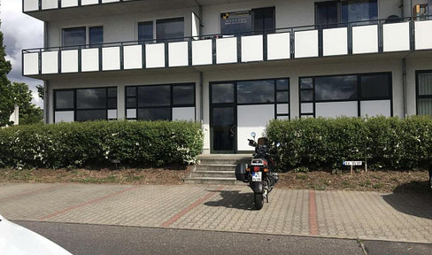 Gewerbeeinheit 3 Räume, Küche,Gäste-Wc,  109 qm + Stellplätze