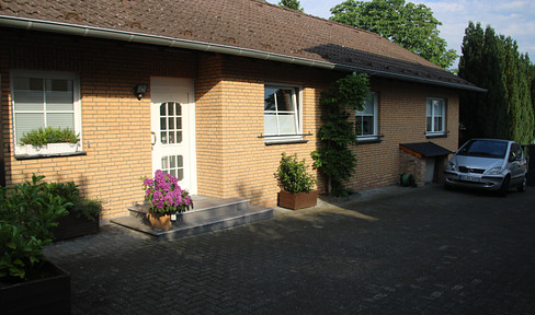 Bungalow / Einfamilien Haus 4 Zimmer / Ruhige gehobene Wohnlage in Waldrand Nähe