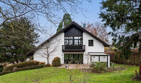 Gegen Gebot: Villa mit Blick in Rheinebene (inkl. Einliegerwohnung)