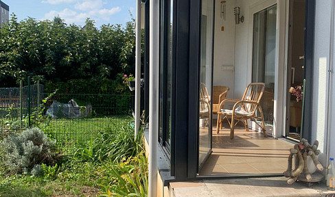Walking distance (5 minutes) to university / educational campus with terrace and garden