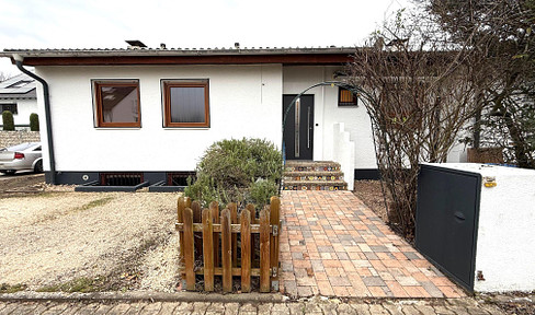 Move straight in: Beautiful detached house with garden and garage * in Hessheim