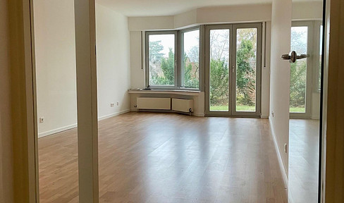 Erstbezug nach Renovierung: Schöne 2-Zimmer-Wohnung mit Terrasse in Zentrumsnähe