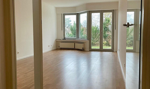 Available from 1.9.: Beautiful 2-room apartment with terrace near the city center