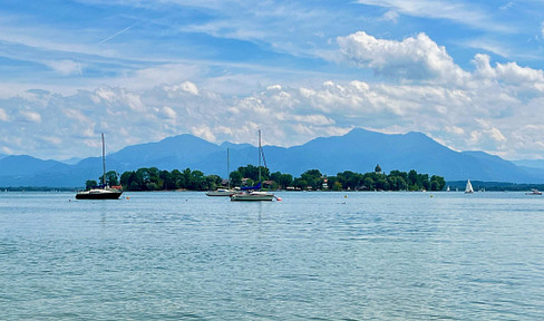 Exclusive building plot in a dream location on Lake Chiemsee - the perfect foundation for your home