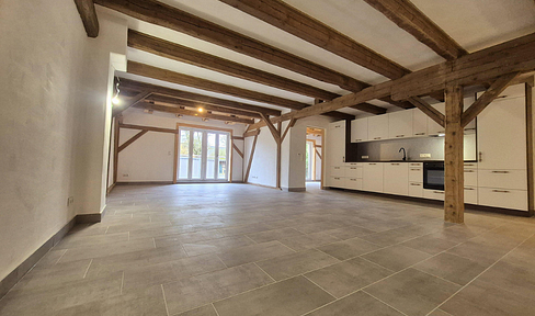 Einzigartige OG Wohnung - Fachwerk, nachhaltiges wohnen, eigene PV Anlage, großer Balkon