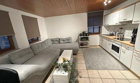 Beautiful, bright 2 room apartment with EBK and parking space in the heart of Leipzig