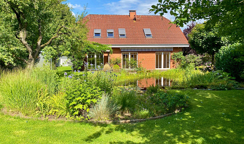 Exclusive architect-designed house with fantastic garden in prime location Nützen - Hamburg Metropolitan Region