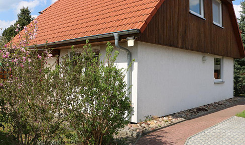 Detached house, quiet location, approx. 6 minutes walk to Fredersdorf S-Bahn station