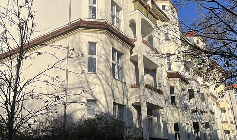 Old Art Nouveau building at the Botanischer Garten S-Bahn station