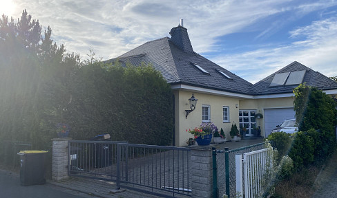 Basement apartment - partly furnished, in a 2-family house