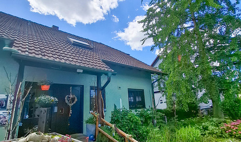 Zweifamilienhaus mit Einliegerwohnung - Kreativ Wohnen