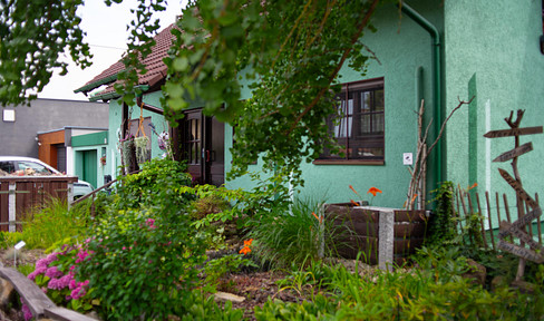 Wohnen im außergewöhnlichen und liebevoll eingerichteten Mehrfamilienhaus