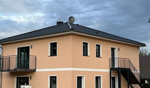 Apartment with garden and large terrace