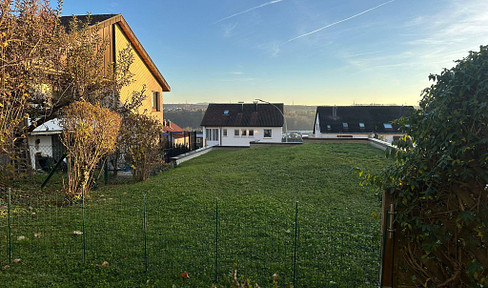 Moderne 3,5 Zimmer Wohnung mit Garten, Garage und Stellplatz in idyllischer in Ortsrandlage