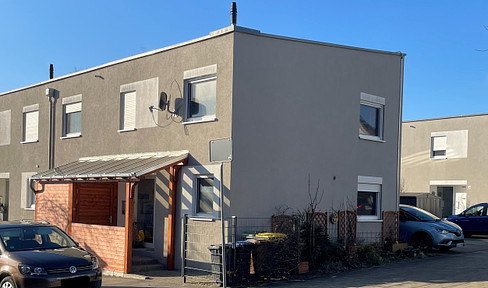 Semi-detached house on the outskirts of Poppenweiler