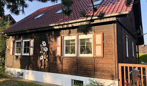 Free of commission: Refurbished detached house in the Holzhaussiedlung