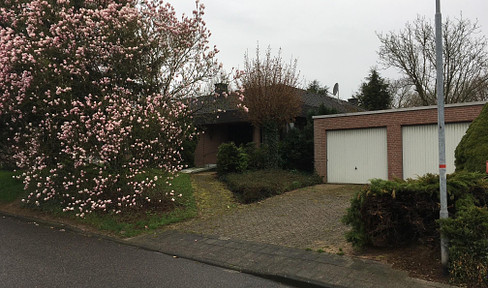 Zwangsversteigerung 16.01.25 Bungalow (155 qm Wfl., 155 qm Keller, 2178 qm Grund) in Dürboslar