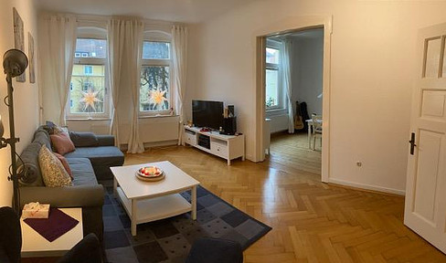 Well-kept 5-room apartment in an old building with balcony and fitted kitchen in Hildesheim-Oststadt