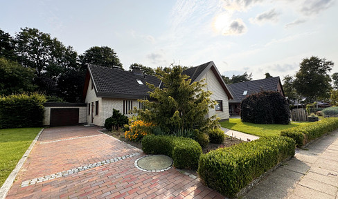 Detached house in Brunsbüttel (preferred location, 200 m to the Elbe, partial view of the Elbe, commission-free)