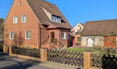 Einfamilienhaus mit Einliegerwohnung in Uetze/Eltze