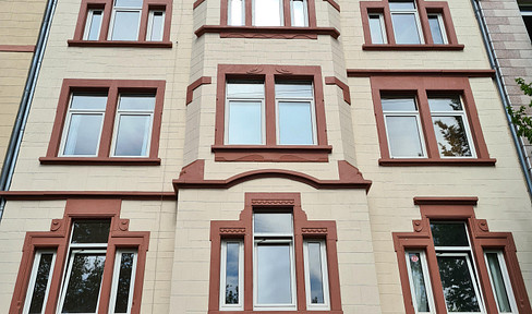 IMMOBILIENPAKET, 12-family house in Mainz + expandable farmhouse in Wiesbaden