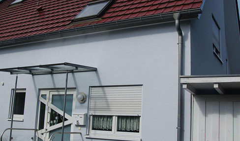 PROVISIONSFREI – Doppelhaushälfte mit Ausbaureserve in ruhiger Waldrandlage