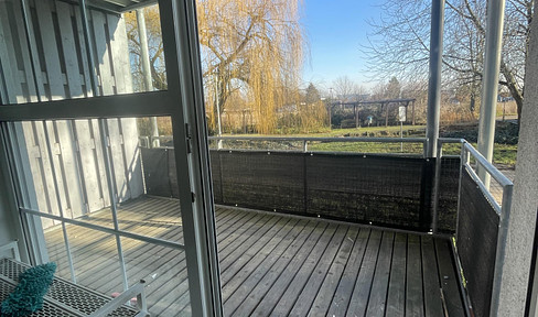 2 Zimmer, Balkon, EBK und Tiefgaragenstellpaltz