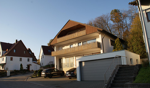 Two-family house with integrated truck garage - for craftsmen, motorhome owners and families