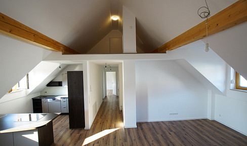 Exklusive 3-Zimmer-Dachgeschosswohnung mit Galerie in Abensberg